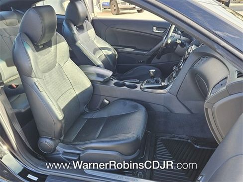 Used 2015 Hyundai Genesis 3.8 image 14