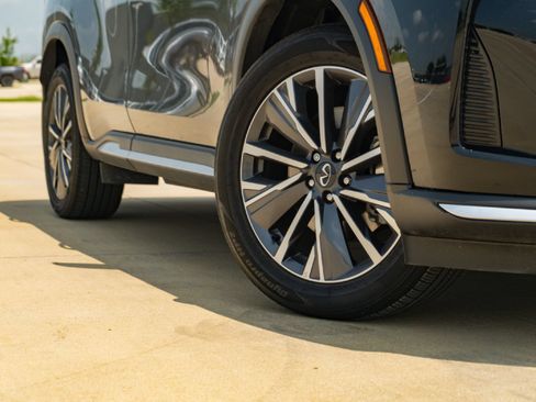 Certified 2026 INFINITI QX60 Luxe w/ Family Package FWD image 3