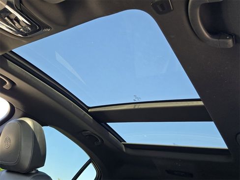 Used 2023 Alfa Romeo Stelvio Sprint image 18