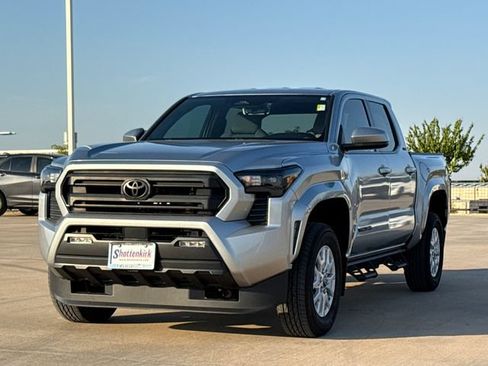 Used 2024 Toyota Tacoma SR5 RWD image 3