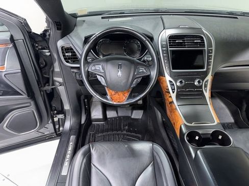 Used 2018 Lincoln MKX Reserve w/ Driver Assistance Package image 18