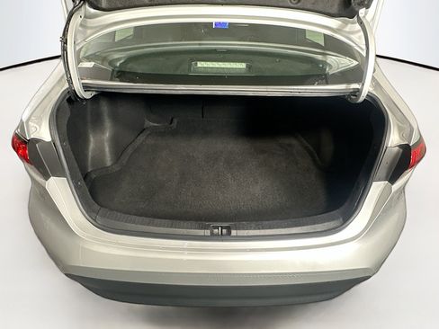 Used 2024 Toyota Corolla LE image 28