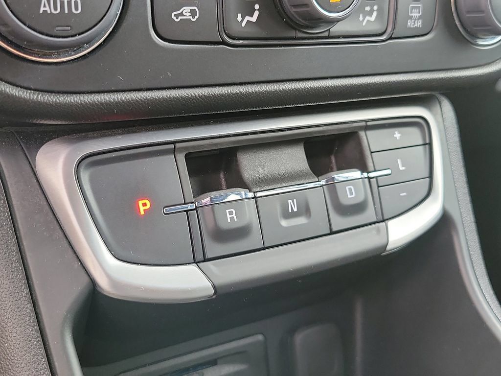 Used 2024 GMC Terrain SLT AWD/4WD image 34