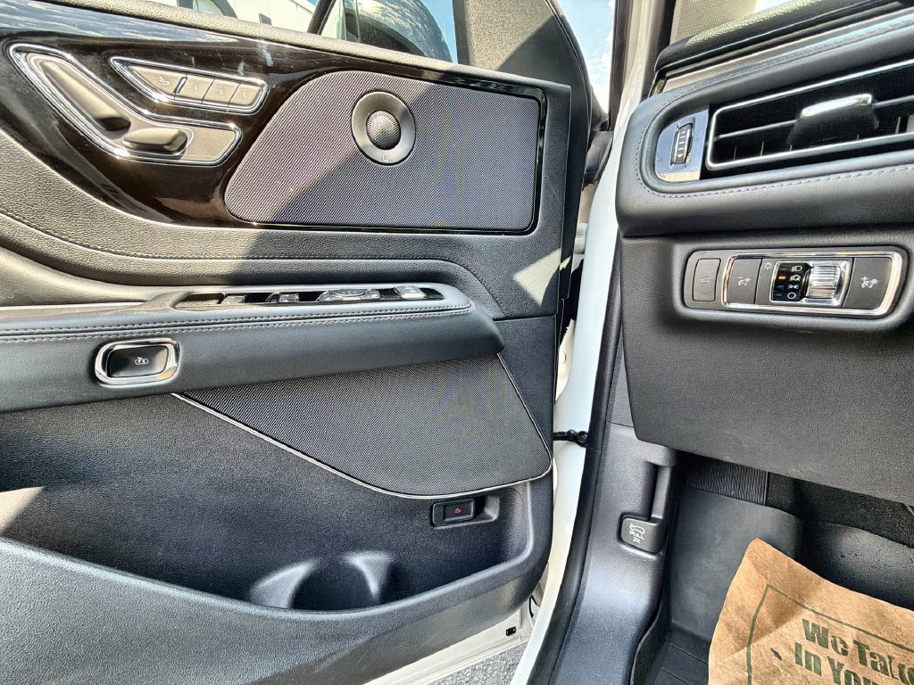 Used 2025 Lincoln Aviator 2WD w/ Equipment Group 101A image 15