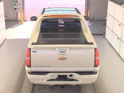 Used 2013 Chevrolet Avalanche LTZ image 5