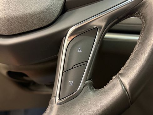 Used 2023 Cadillac XT5 Luxury FWD image 16
