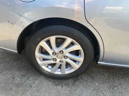 Used 2012 MAZDA MAZDA5 Sport FWD image 5