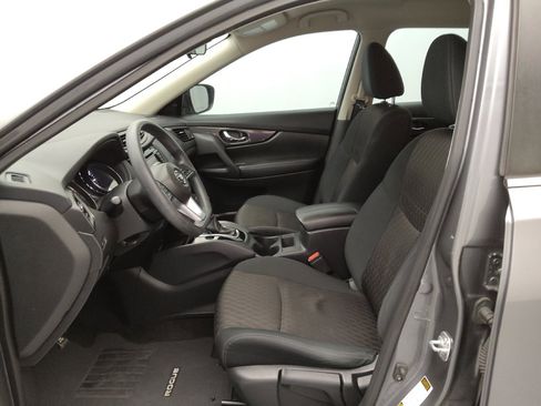 Used 2018 Nissan Rogue S FWD image 17