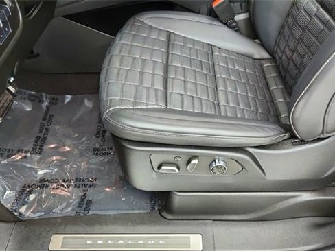 Used 2023 Cadillac Escalade V image 39