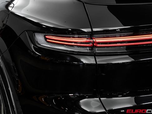 Used 2025 Porsche Cayenne Turbo image 17