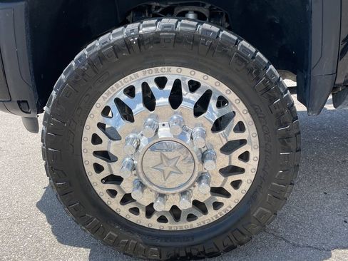 Used 2024 GMC Sierra 3500 Denali Ultimate AWD/4WD image 12