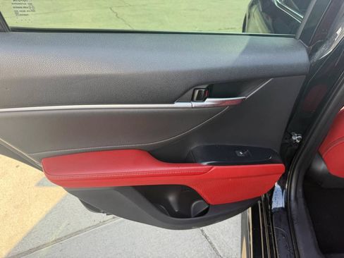 Used 2018 Toyota Camry XSE FWD image 15