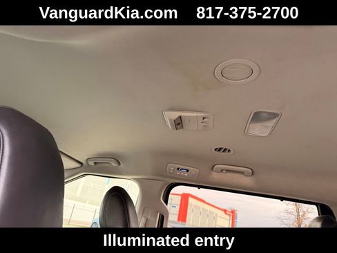 Used 2024 Kia Carnival EX image 26