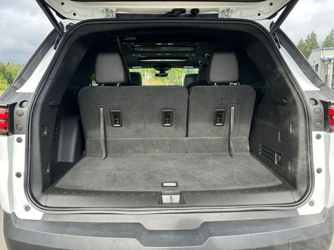 Used 2023 Chevrolet Traverse RS image 24