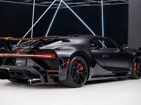 Used 2023 Bugatti Chiron Pur Sport image 14