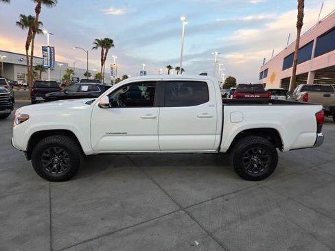Used 2022 Toyota Tacoma SR5 RWD image 3