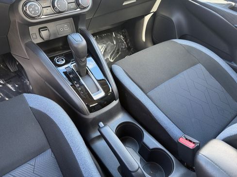 Used 2025 Nissan Versa SV w/ Trunk Package FWD image 18