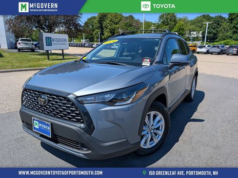 Used 2024 Toyota Corolla Cross LE w/ Moonroof Package AWD/4WD image 1