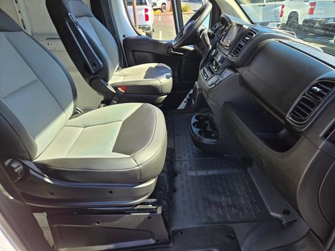 Used 2025 RAM ProMaster 2500 w/ Convenience Group FWD image 13