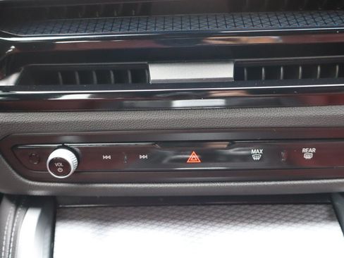 Used 2025 BMW i4 xDrive40i AWD/4WD image 20