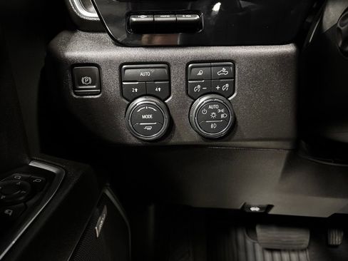 Used 2023 Chevrolet Silverado 1500 LTZ w/ LTZ Premium Package AWD/4WD image 17
