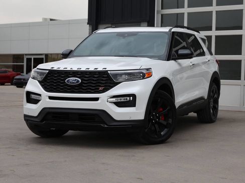 Used 2023 Ford Explorer ST w/ Equipment Group 401A AWD/4WD image 3