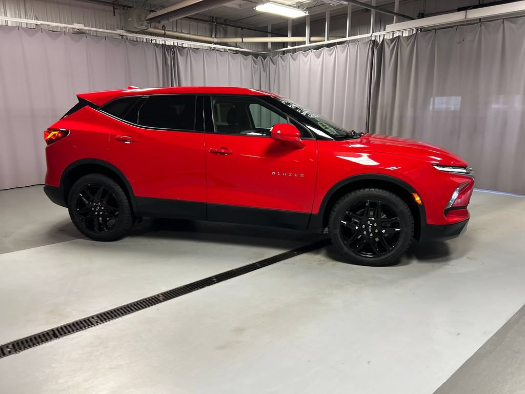 Used 2023 Chevrolet Blazer LT FWD image 8