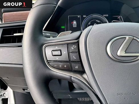 Used 2025 Lexus ES 300h w/ Premium Package image 20