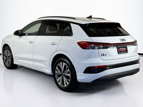 Used 2025 Audi Q4 e-tron Premium Plus image 7