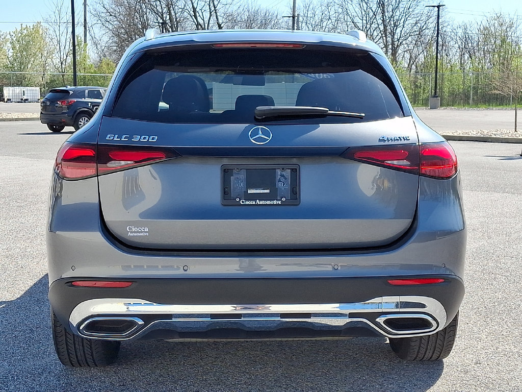 Used 2023 Mercedes-Benz GLC 300 4MATIC image 8