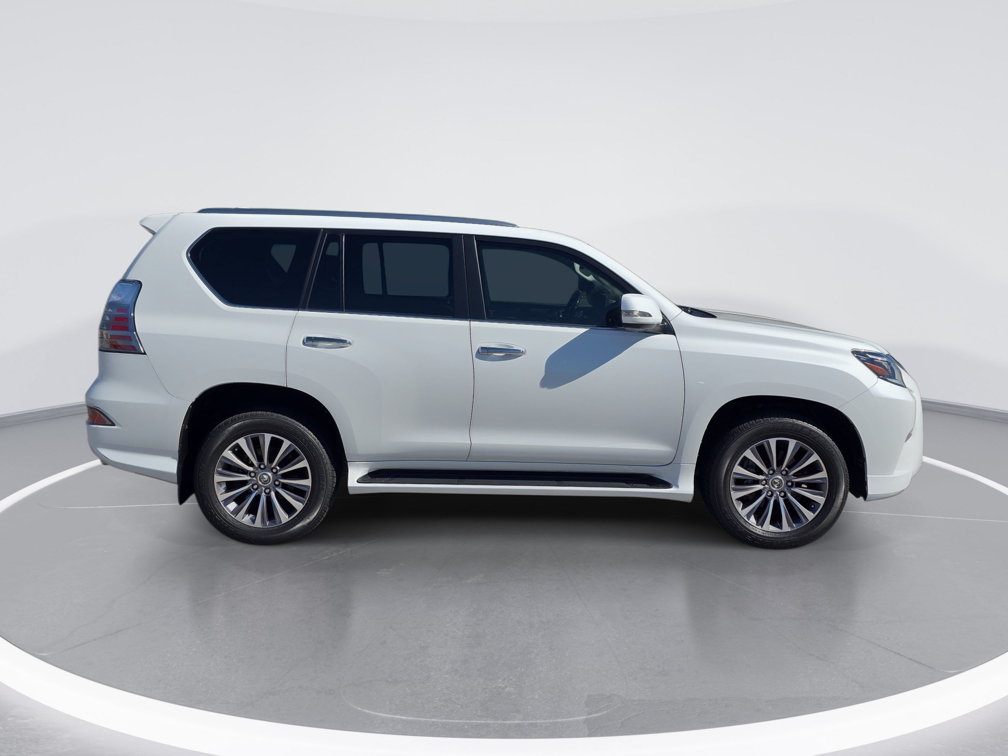 Used 2022 Lexus GX 460 Luxury w/ Off Road Package AWD/4WD image 2