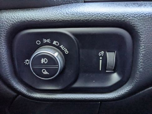 Used 2024 RAM 2500 Tradesman w/ Chrome Appearance Group image 43