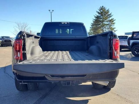 Used 2025 RAM 3500 Laramie image 32