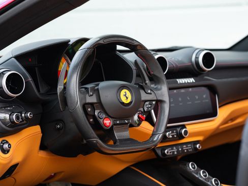 Used 2019 Ferrari Portofino RWD image 39