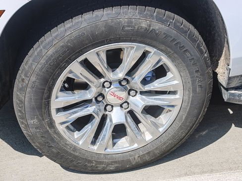 Used 2025 GMC Yukon XL Denali image 8