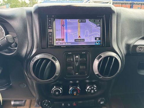 Used 2015 Jeep Wrangler Unlimited Sport w/ Quick Order Package 24S AWD/4WD image 24