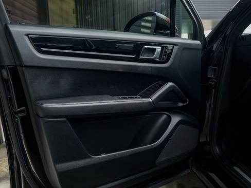 Certified 2019 Porsche Cayenne image 16