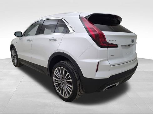 Used 2024 Cadillac XT4 Premium Luxury image 7