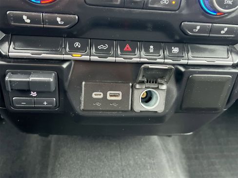 Used 2020 Chevrolet Silverado 1500 LT w/ All-Star Edition image 29