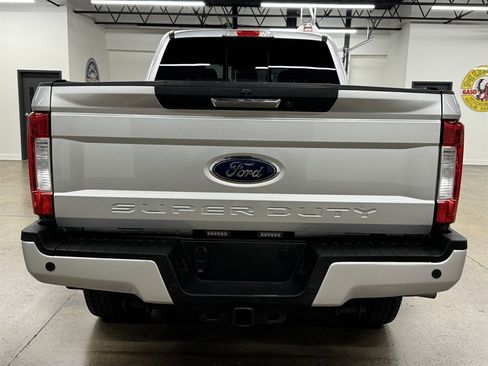 Used 2019 Ford F350 Lariat image 11