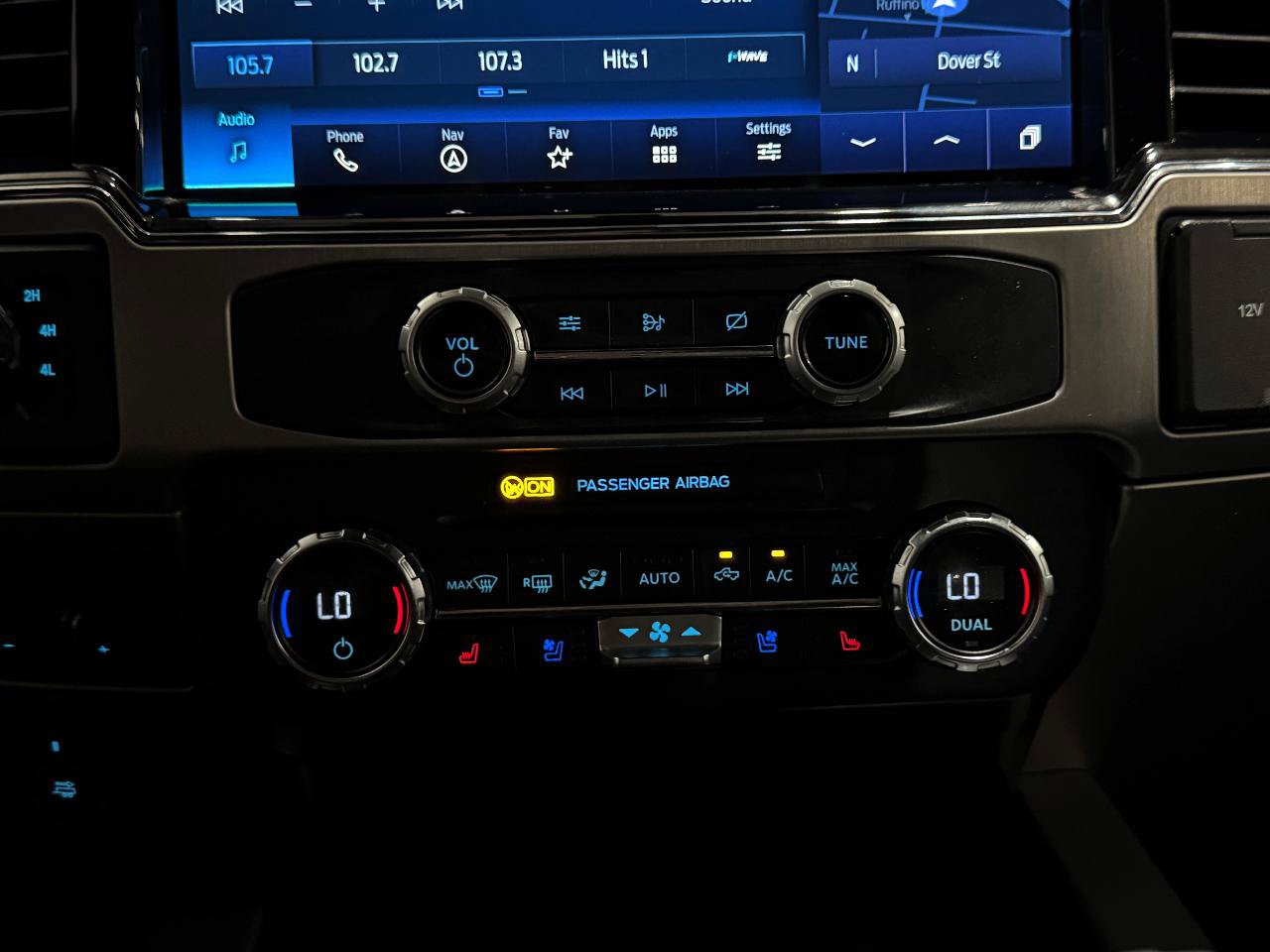 Used 2022 Ford F450 Platinum w/ FX4 Off-Road Package AWD/4WD image 28
