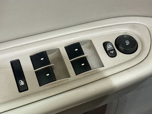 Used 2010 Chevrolet Traverse LT w/ Personal Connectivity Package FWD image 17