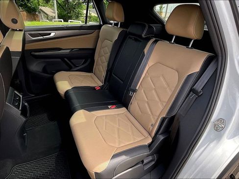 Used 2024 Volkswagen Atlas Cross Sport SE w/ Panoramic Sunroof Package AWD/4WD image 28
