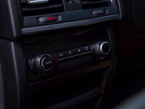 Used 2018 BMW X5 xDrive40e w/ Executive Package image 35