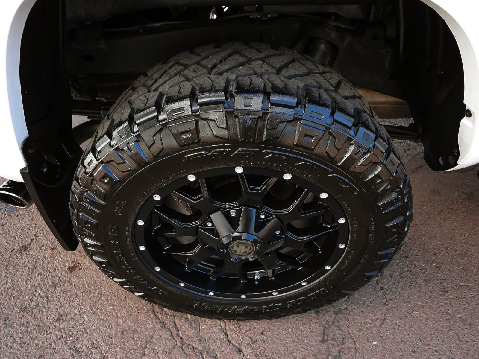 Used 2016 Toyota Tacoma TRD Sport w/ Towing Package AWD/4WD image 10