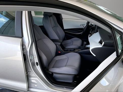 Used 2025 Toyota Corolla SE FWD image 26