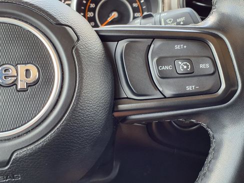 Used 2021 Jeep Wrangler Sport AWD/4WD image 16