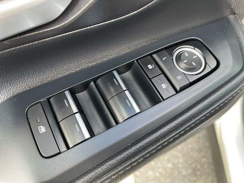 Certified 2024 Toyota Grand Highlander XLE image 3