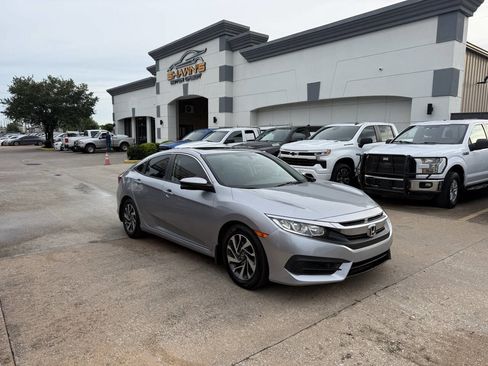 Used 2017 Honda Civic EX image 2