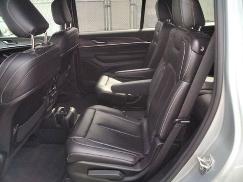 Used 2024 Jeep Grand Cherokee L Limited w/ Black Appearance Package image 10